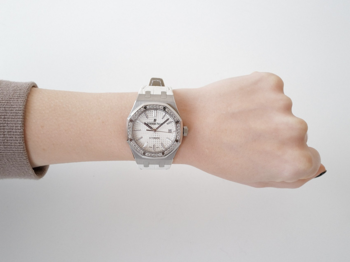 Швейцарський годинник Audemars Piguet Royal Oak 37 Diamond Bezel Automatic