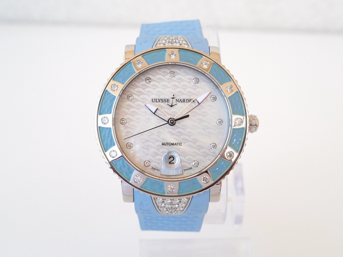Швейцарський годинник Ulysse Nardin Lady Diver 40 Diamond MOP Dial