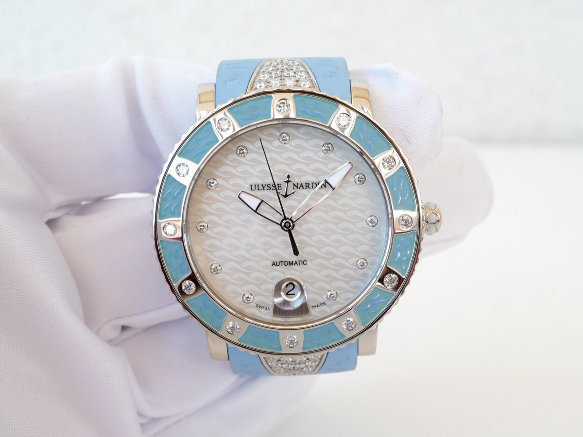 Швейцарський годинник Ulysse Nardin Lady Diver 40 Diamond MOP Dial