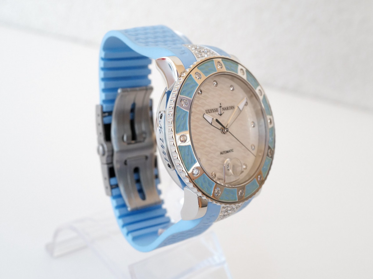 Швейцарський годинник Ulysse Nardin Lady Diver 40 Diamond MOP Dial