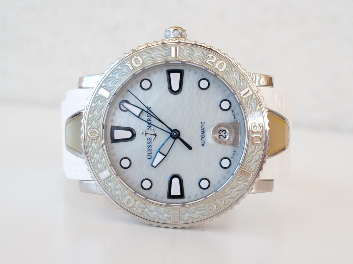 Швейцарський годинник Ulysse Nardin Lady Marine Diver 40 Mother of Pearl Dial