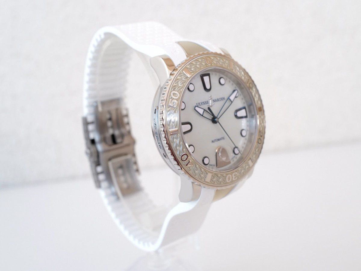 Швейцарський годинник Ulysse Nardin Lady Marine Diver 40 Mother of Pearl Dial