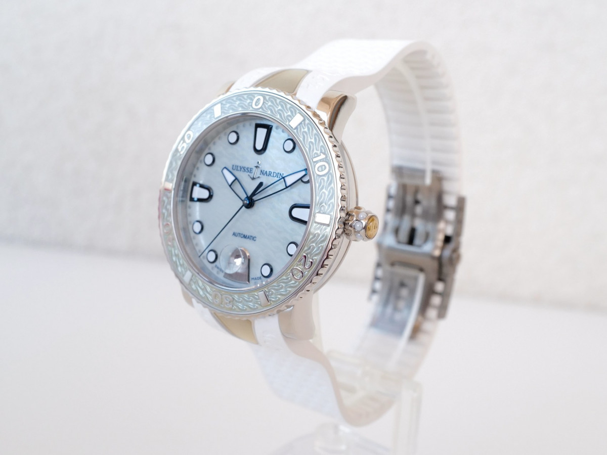 Швейцарський годинник Ulysse Nardin Lady Marine Diver 40 Mother of Pearl Dial