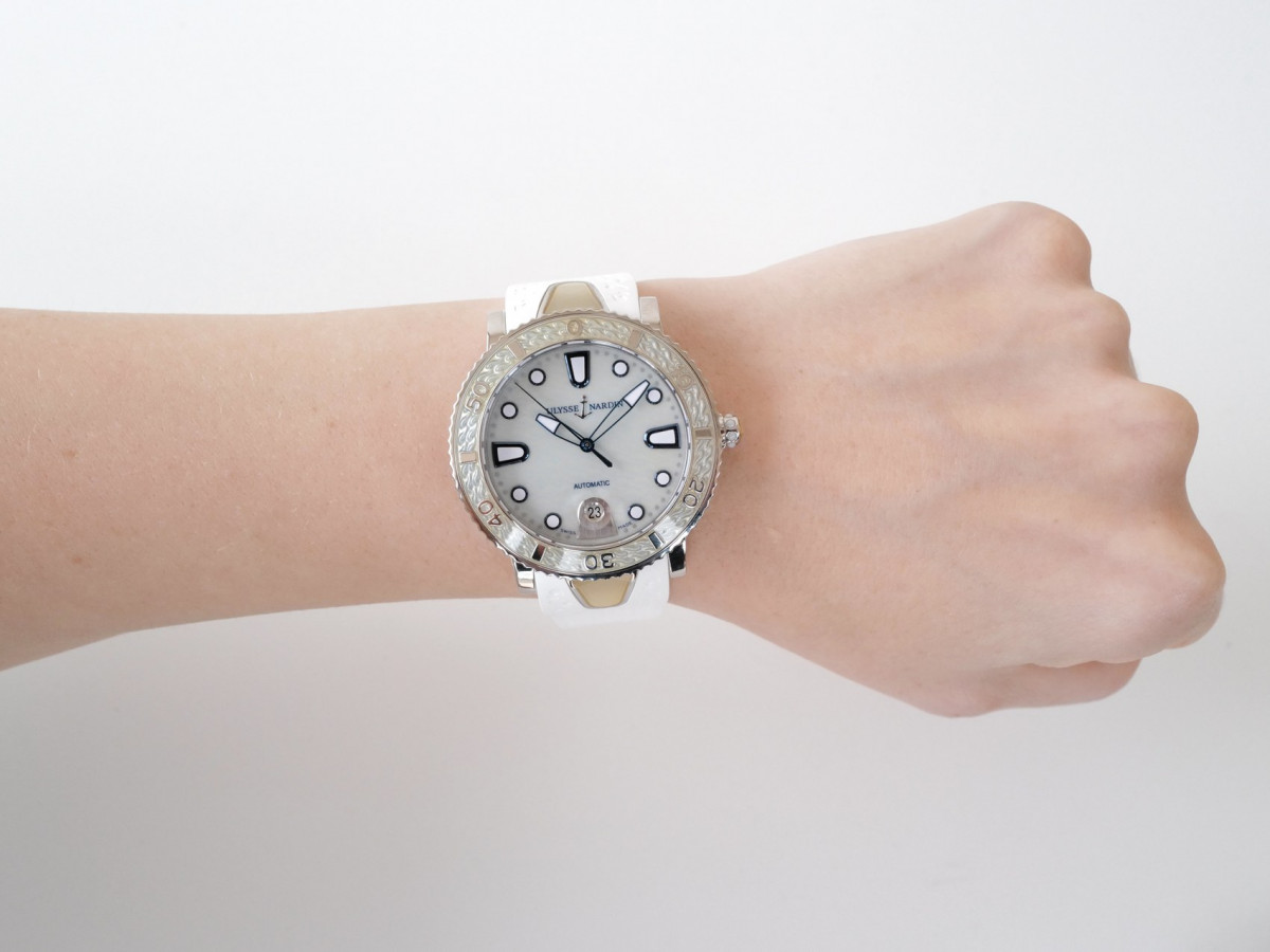 Швейцарський годинник Ulysse Nardin Lady Marine Diver 40 Mother of Pearl Dial