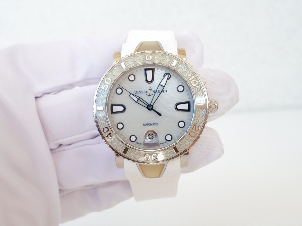 Швейцарський годинник Ulysse Nardin Lady Marine Diver 40 Mother of Pearl Dial