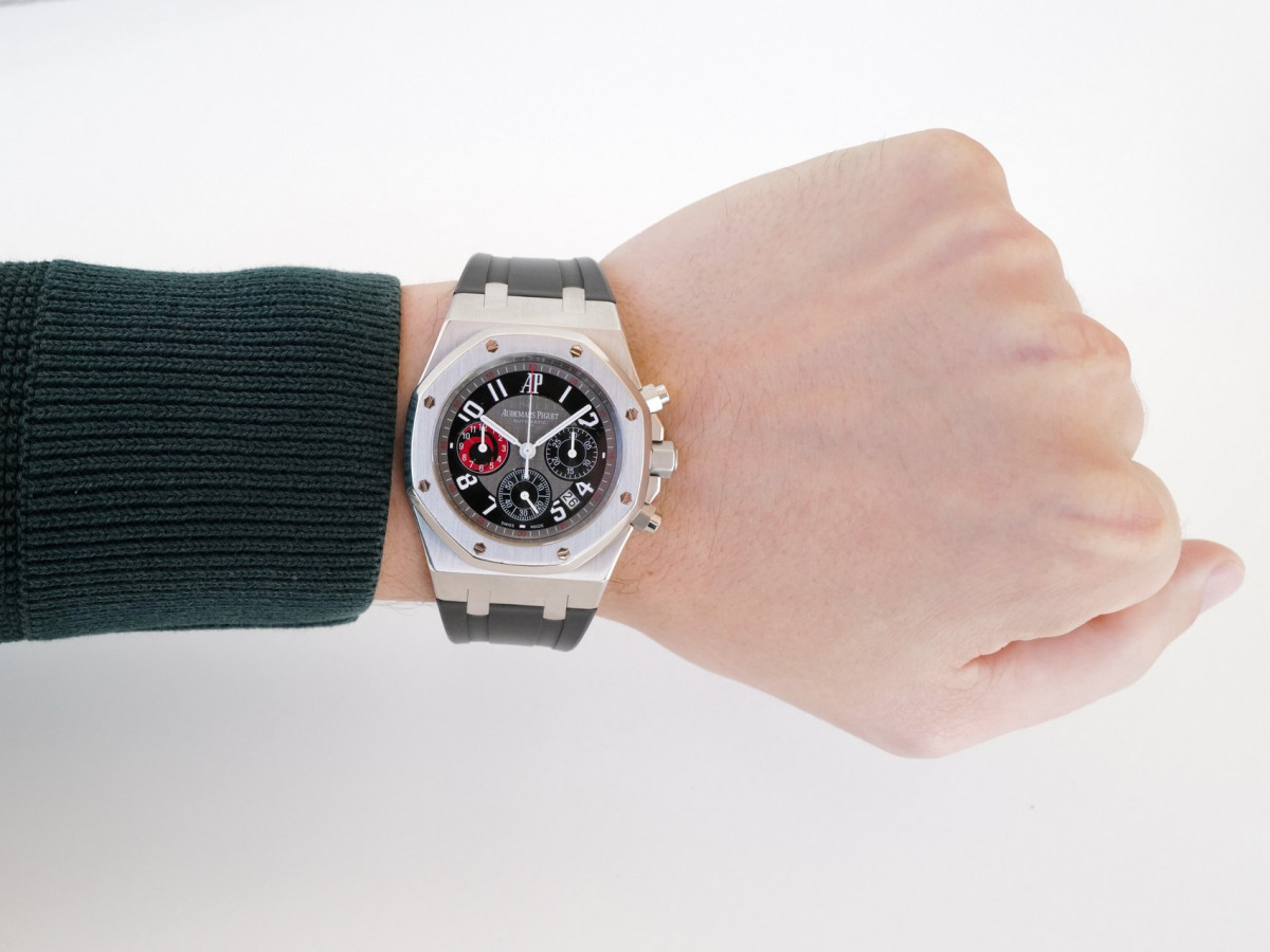 Швейцарские часы Audemars Piguet Royal Oak Chronograph 39 City Of Sails Limited Edition