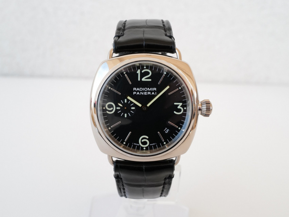 Швейцарские часы Panerai Radiomir 18k White Gold 40