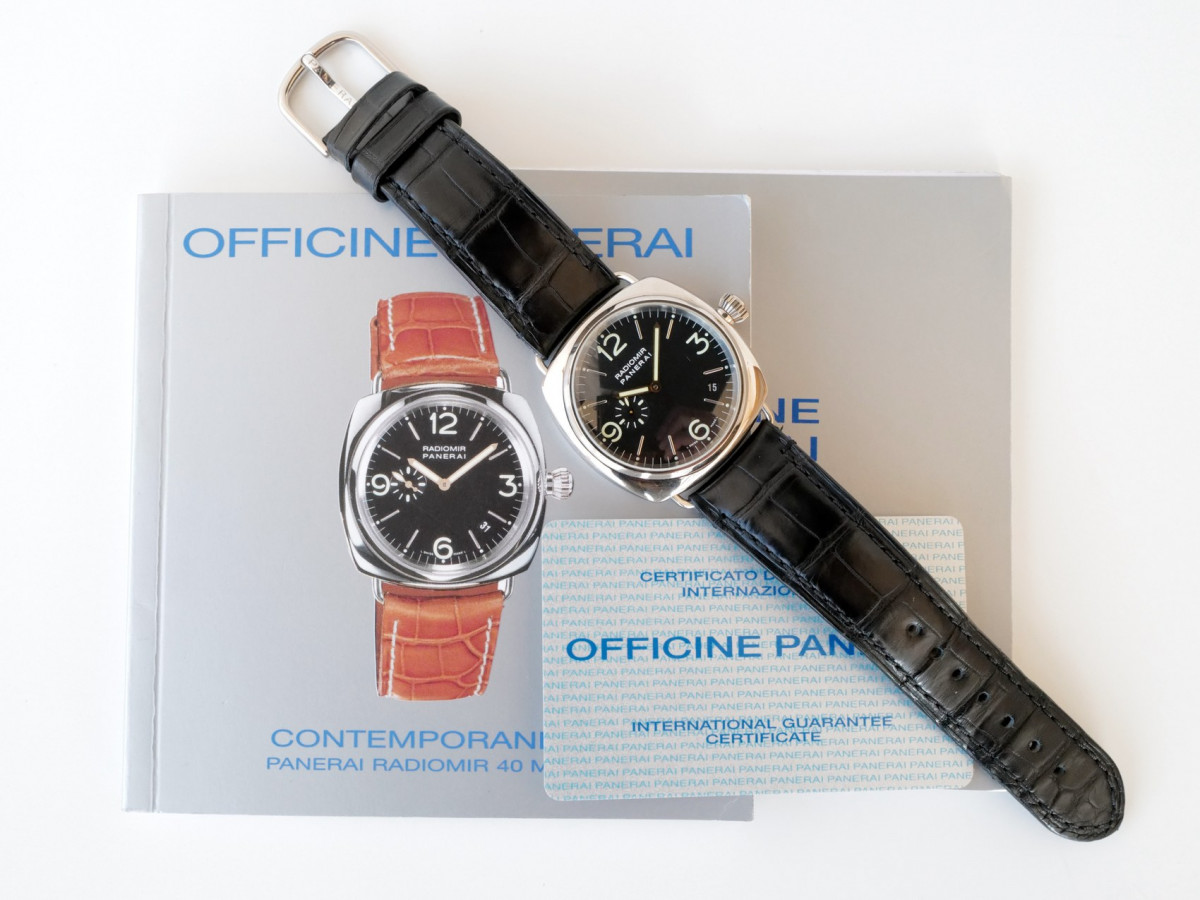 Швейцарские часы Panerai Radiomir 18k White Gold 40