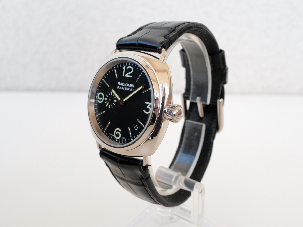 Швейцарские часы Panerai Radiomir 18k White Gold 40