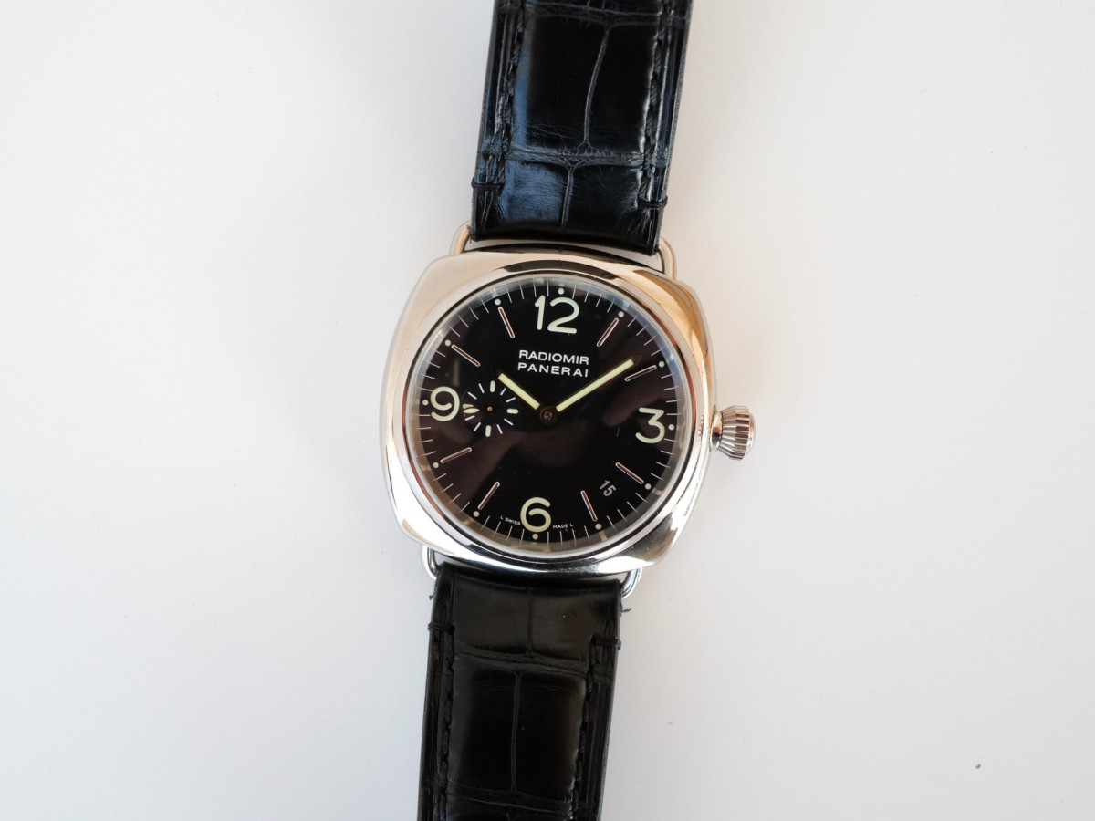 Швейцарские часы Panerai Radiomir 18k White Gold 40