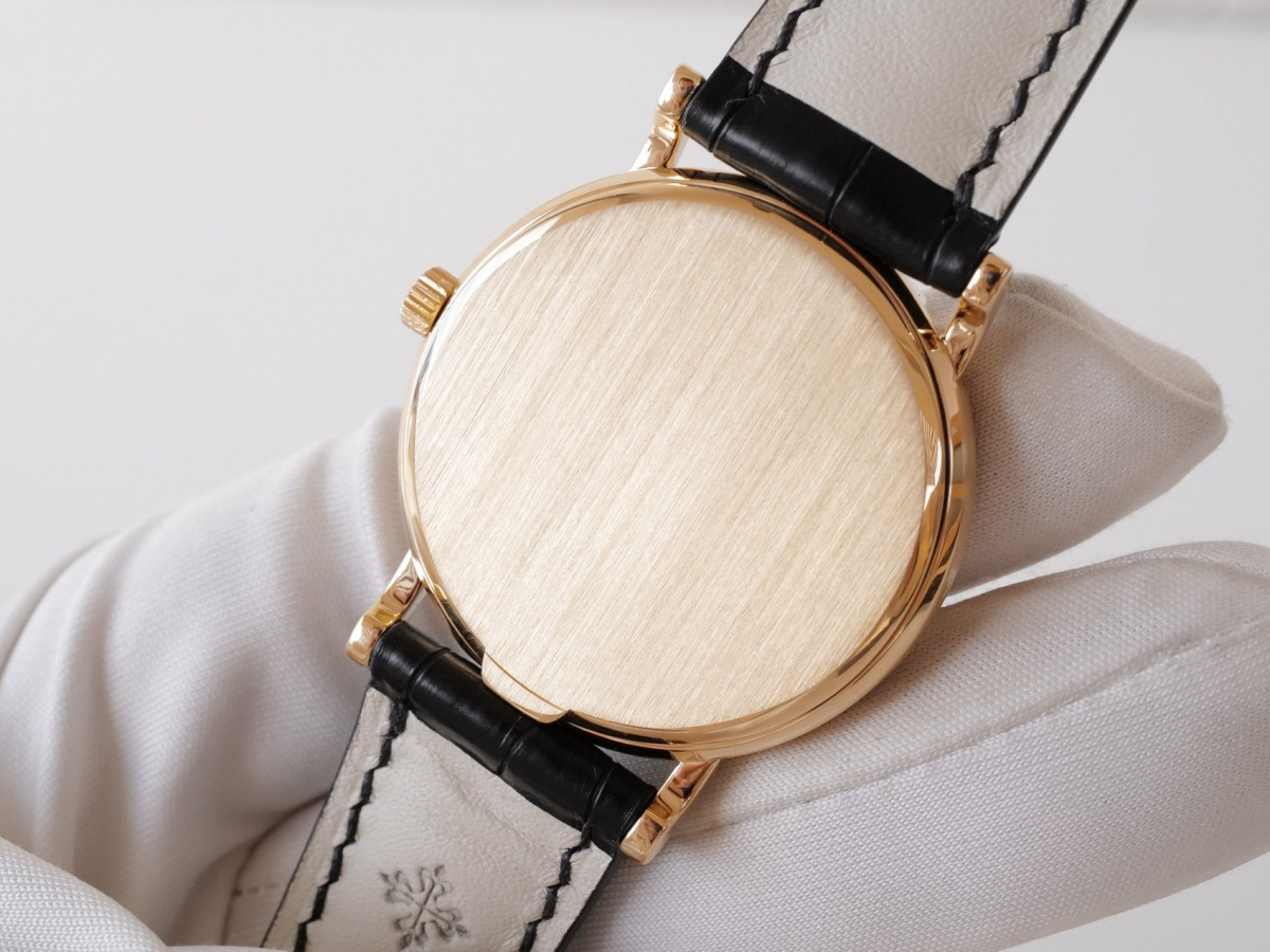 Швейцарские часы Patek Philippe Calatrava 33 Clou de Paris Automatic 18K Yellow Gold White Porcelain Dial