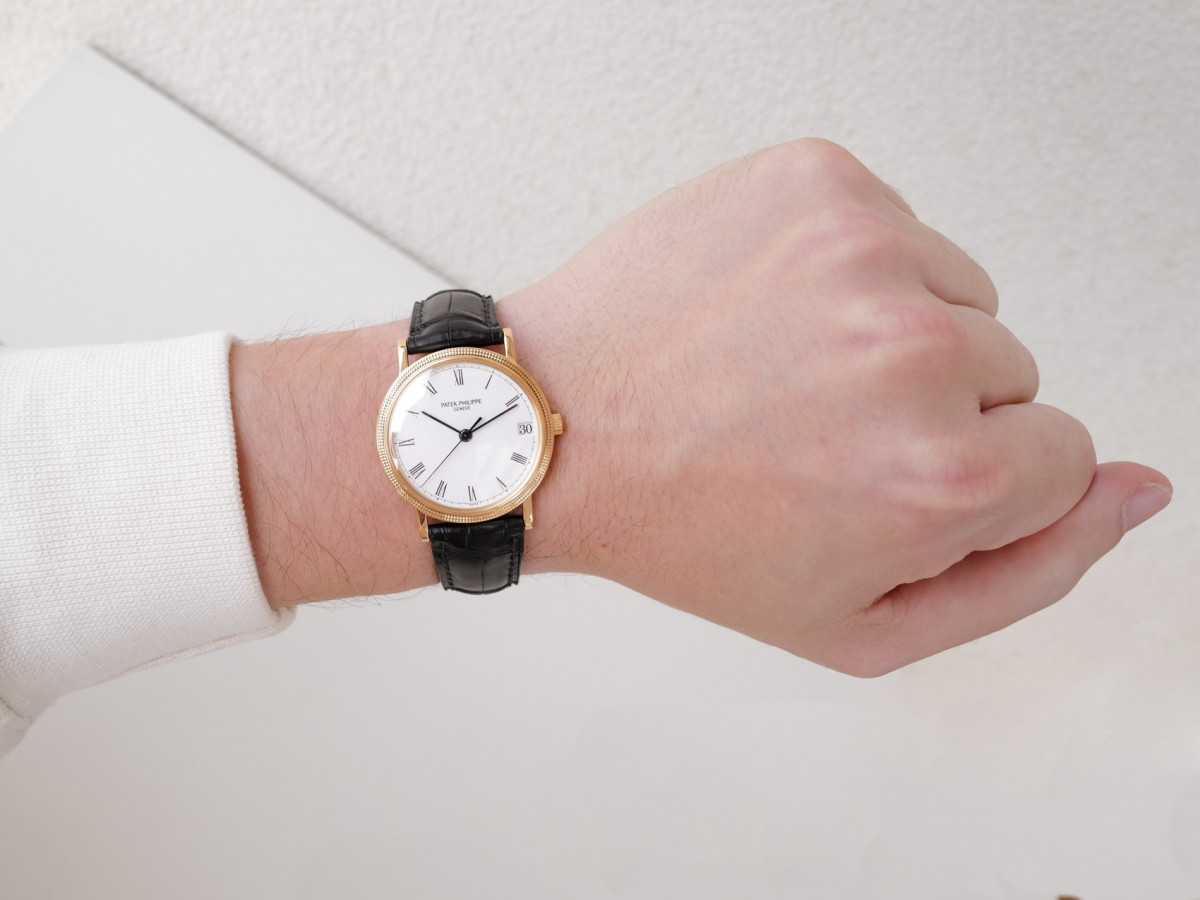 Швейцарские часы Patek Philippe Calatrava 33 Clou de Paris Automatic 18K Yellow Gold White Porcelain Dial