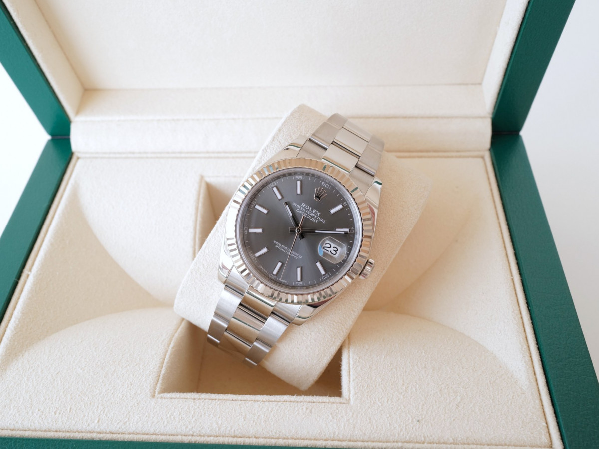 Швейцарський годинник Rolex Datejust 41 Oyster Rhodium Dial