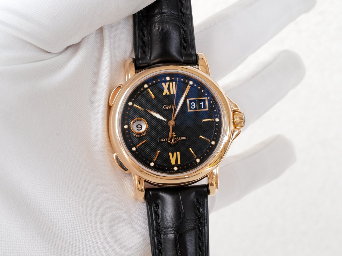 Швейцарские часы Ulysse Nardin 40 GMT Big Date 18K Rose Gold