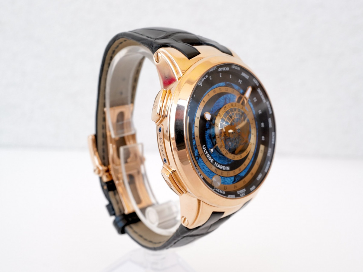Швейцарские часы Ulysse Nardin Classico Complications Executive Moonstruck Worldtimer Limited Edition 18K Rose Gold 46