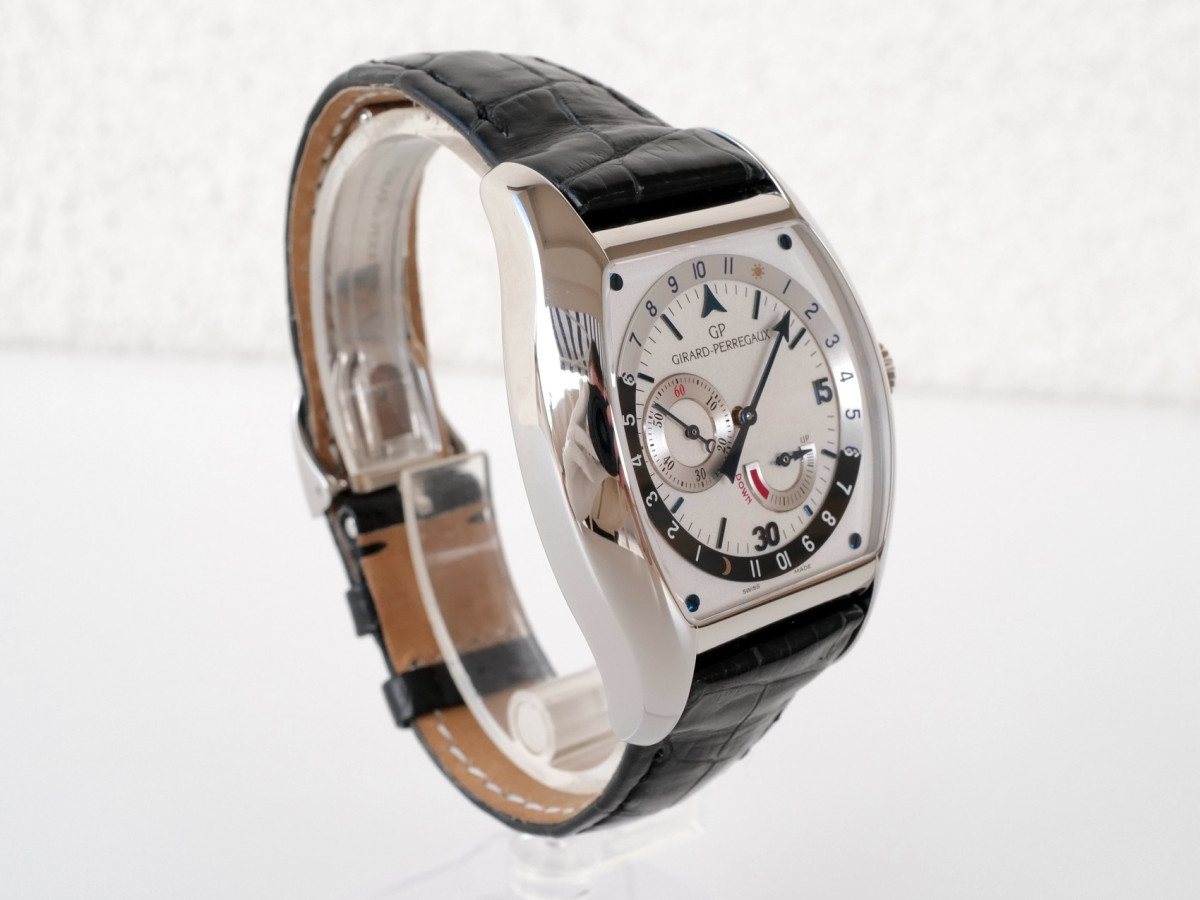 Швейцарские часы Girard-Perregaux Richeville Day Night