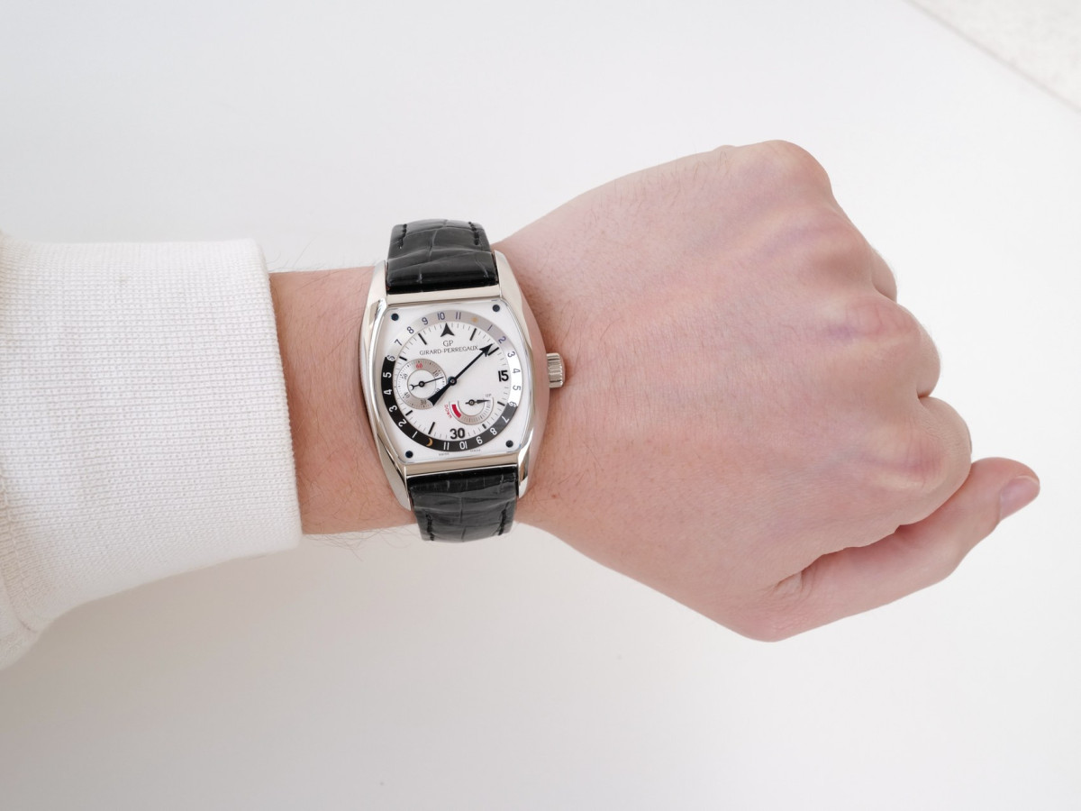 Швейцарские часы Girard-Perregaux Richeville Day Night