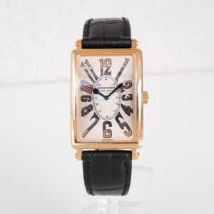 Швейцарские часы Roger Dubuis Much More 18k Rose Gold Manual Wind Limited Edition