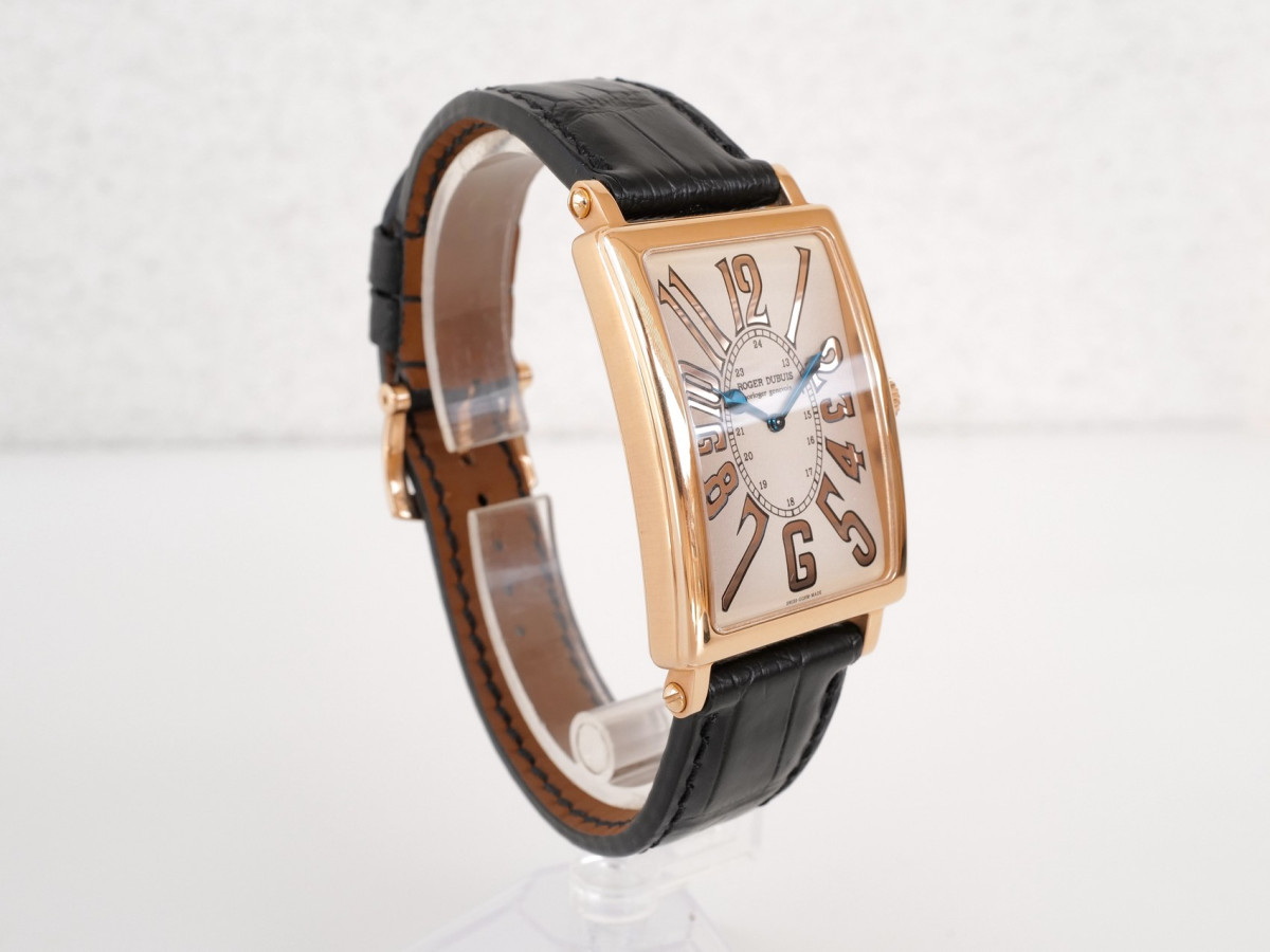 Швейцарський годинник Roger Dubuis Much More 18k Rose Gold Manual Wind Limited Edition