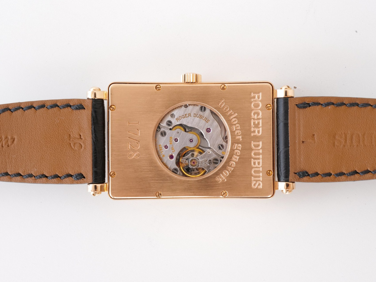 Швейцарський годинник Roger Dubuis Much More 18k Rose Gold Manual Wind Limited Edition