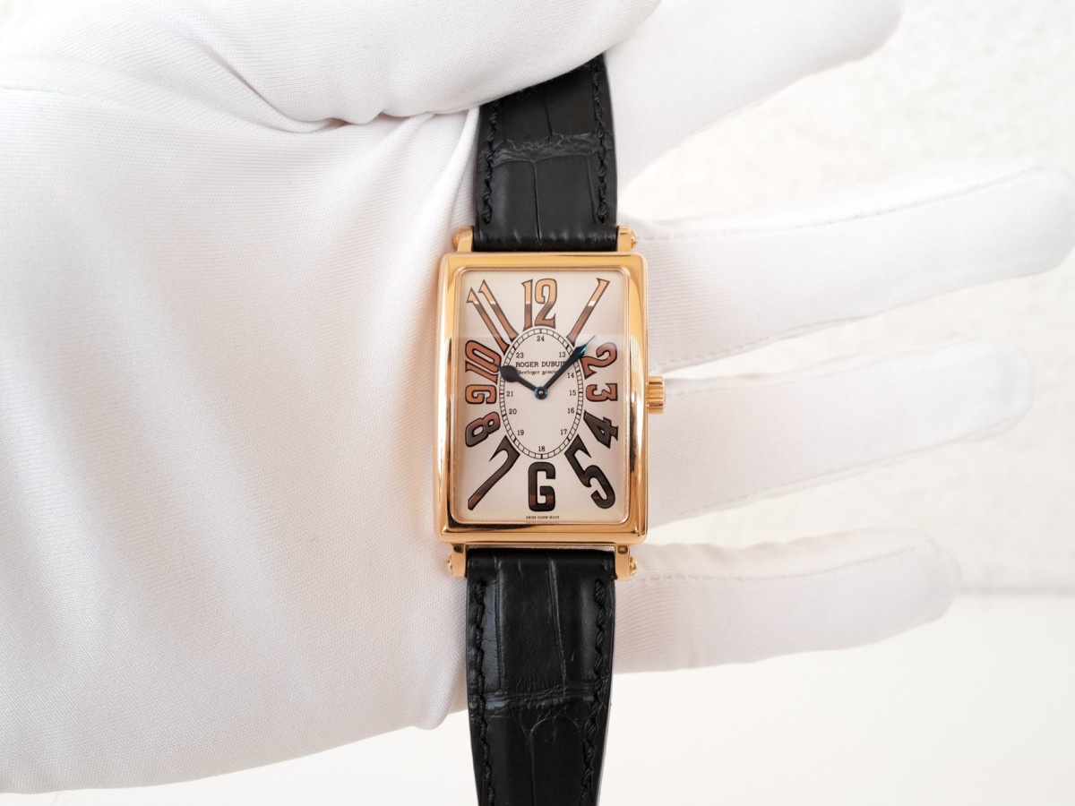 Швейцарський годинник Roger Dubuis Much More 18k Rose Gold Manual Wind Limited Edition