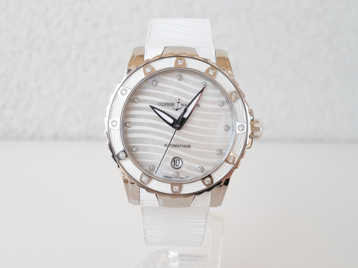 Швейцарские часы Ulysse Nardin Lady Diver White MOP Diamond Dial