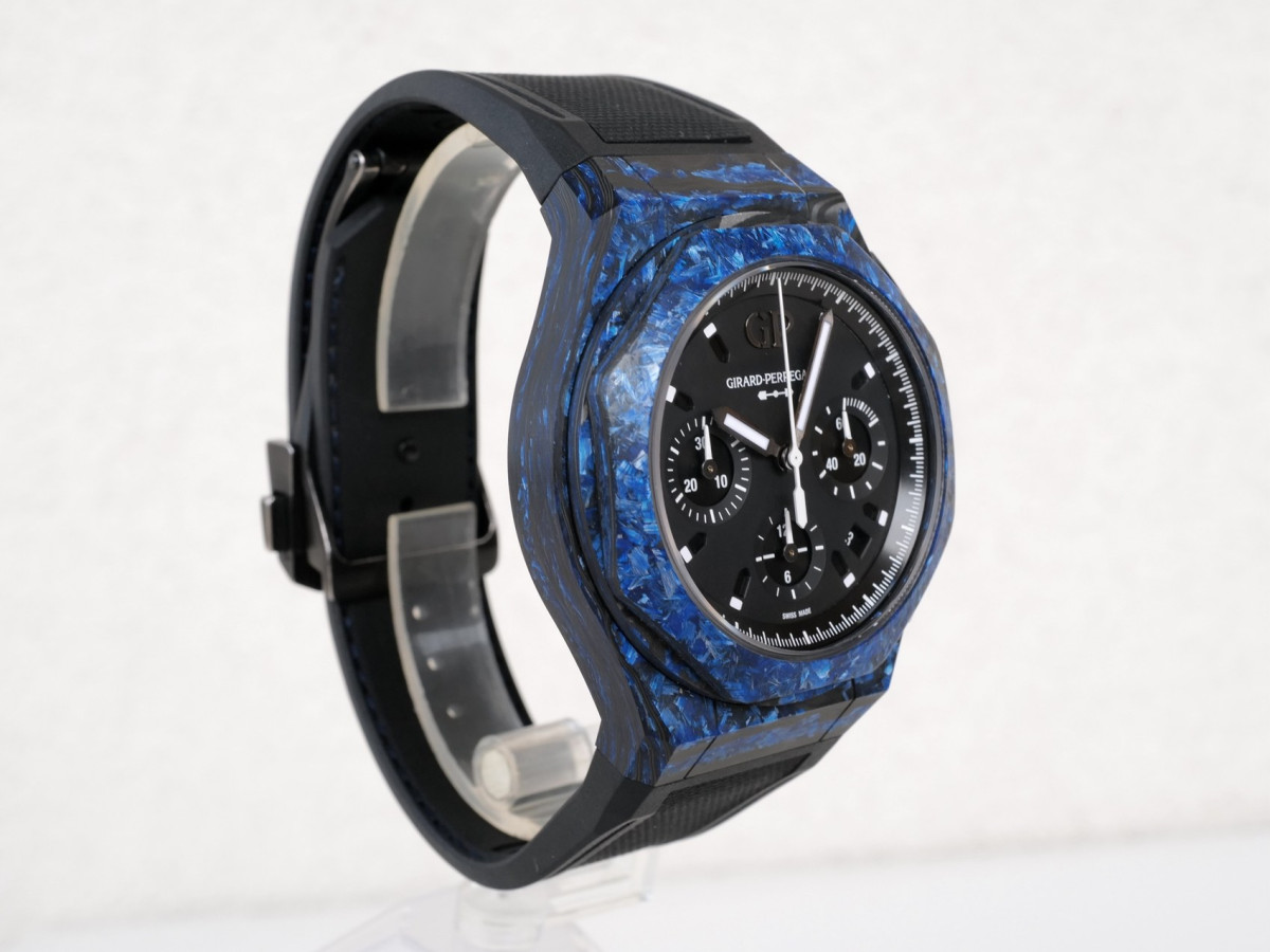 Швейцарський годинник Girard Perregaux Carbon Glass Laureato Absolute Rock 44 Limited Edition of 100