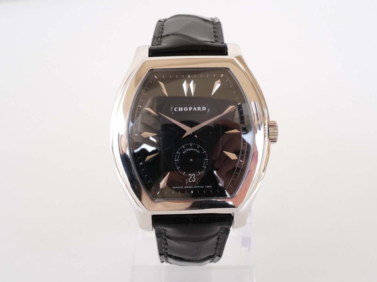 Швейцарские часы Chopard L.U.C. Tonneau 18K White Gold Limited Edition Black Dial