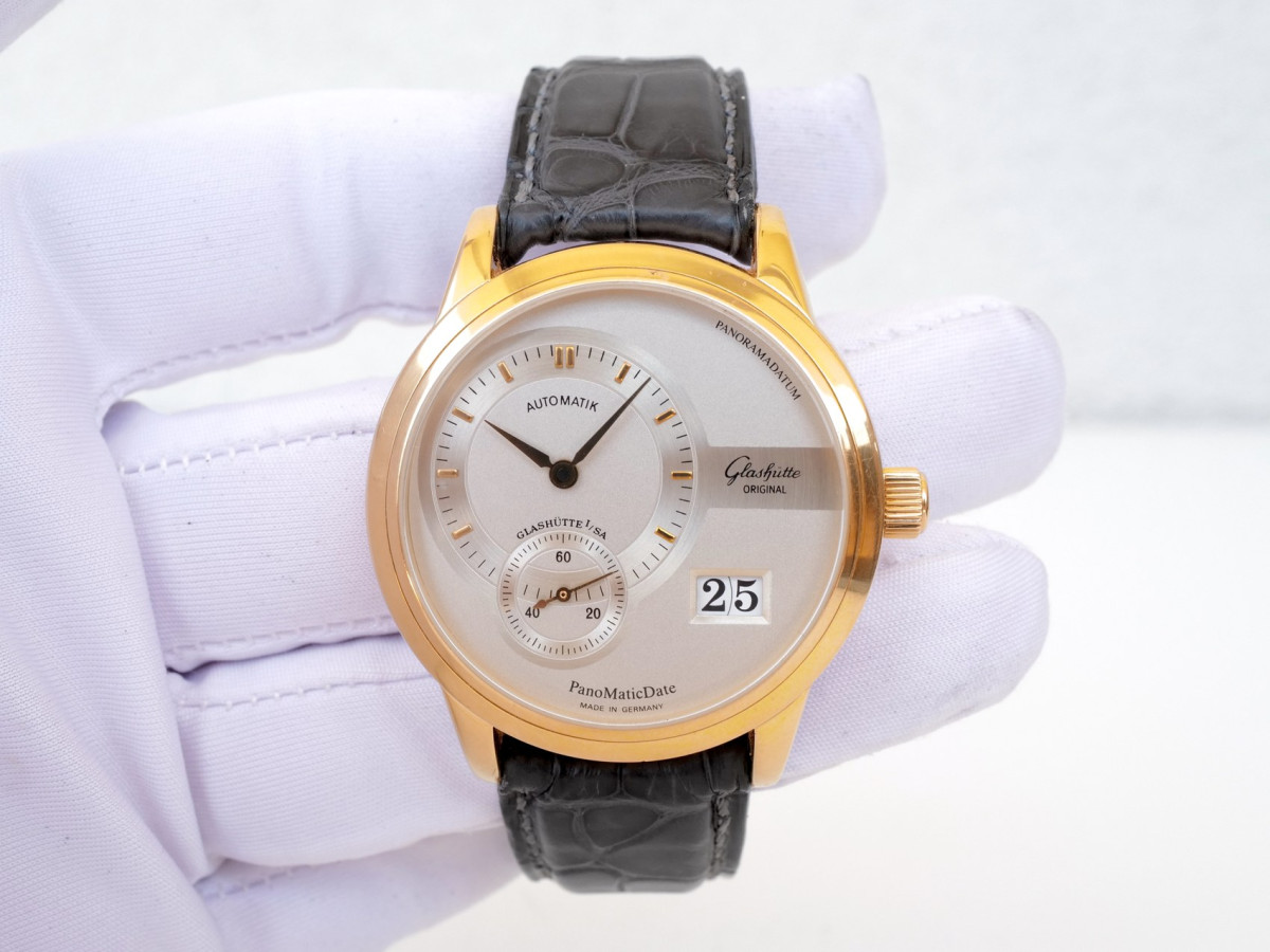 Швейцарський годинник Glashutte Original PanoMaticDate 18K Rose Gold 39