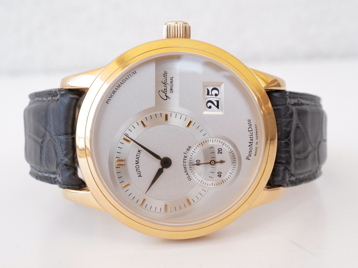 Швейцарський годинник Glashutte Original PanoMaticDate 18K Rose Gold 39