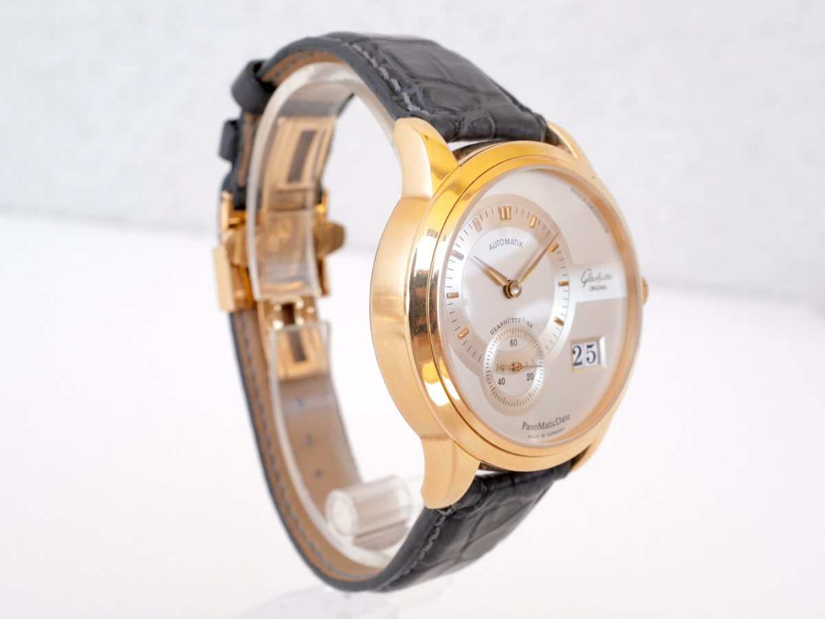 Швейцарський годинник Glashutte Original PanoMaticDate 18K Rose Gold 39