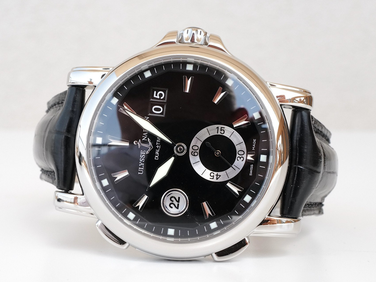 Швейцарские часы Ulysse Nardin GMT Big Date 42 Black Dial