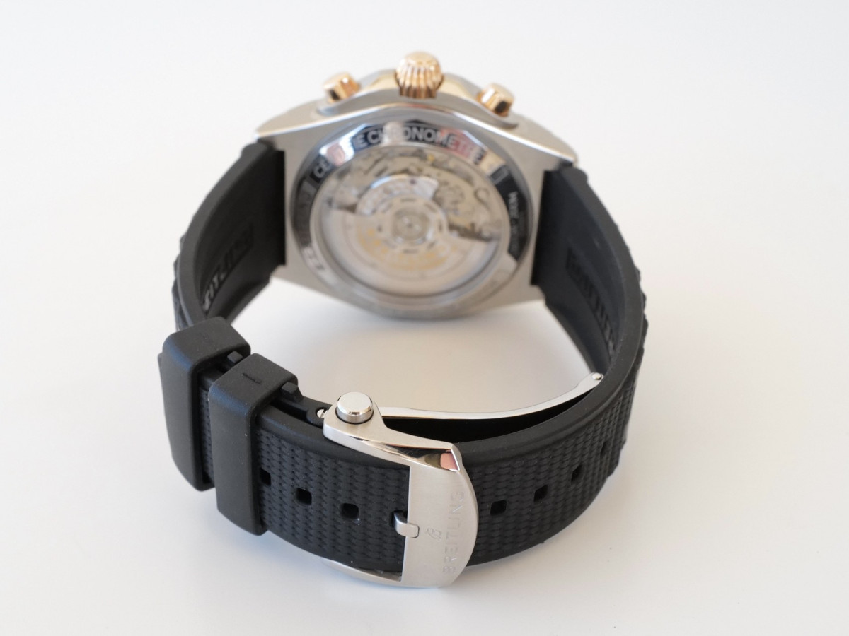 Швейцарские часы Breitling Chronomat B01 42 Gold Steel Grey Dial