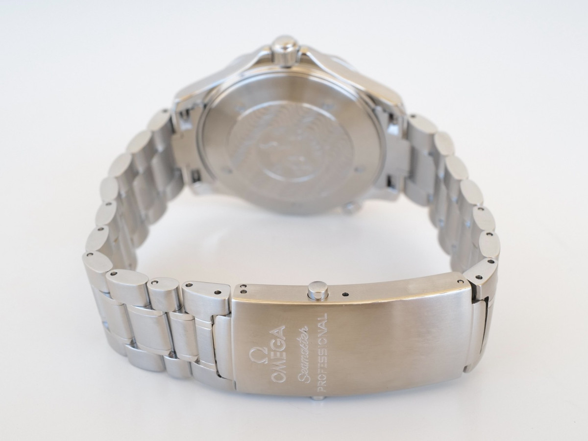 Швейцарские часы Omega Seamaster Professional Diver 300M 41 Black Dial Sword Hands Quartz