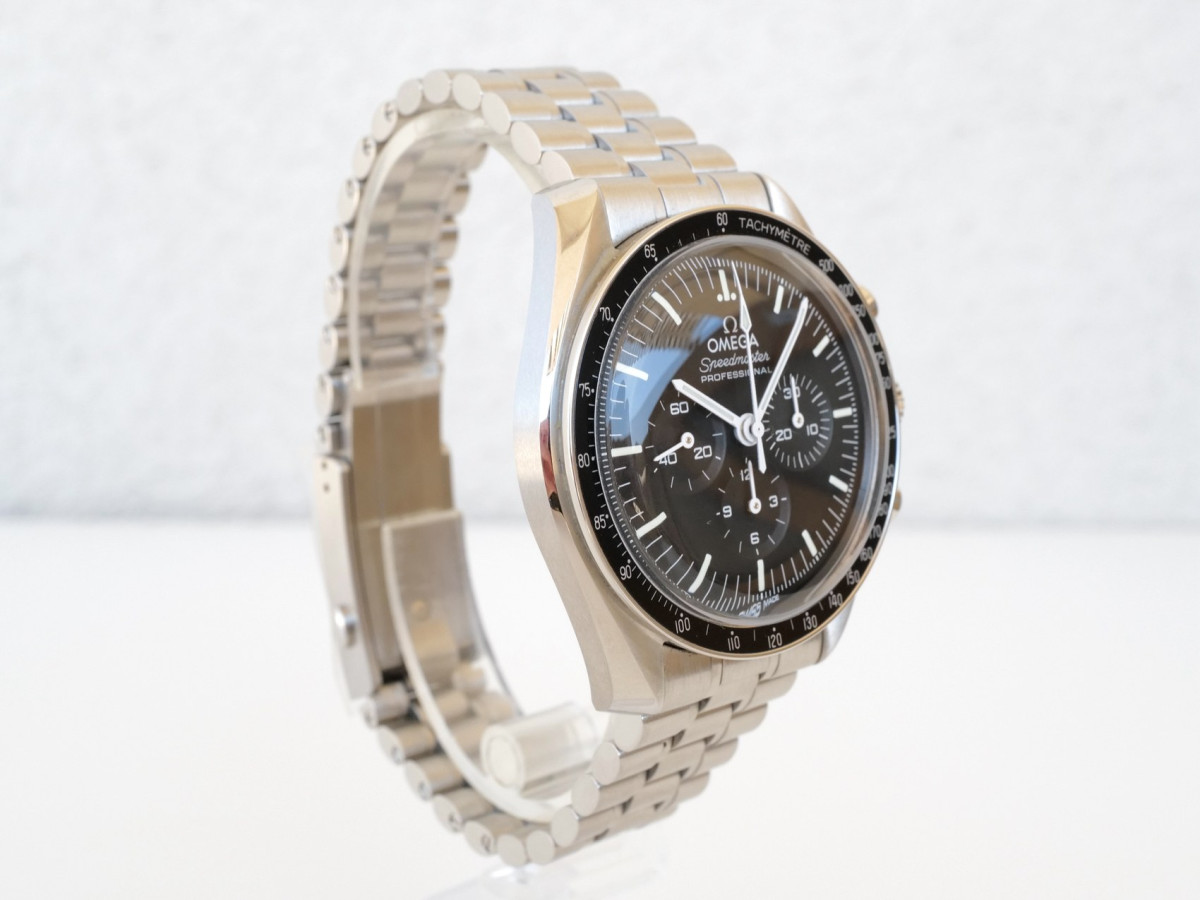 Швейцарские часы Omega Speedmaster Moonwatch Professional 42 Manual Wind Co‑Axial Master Chronometer Chronograph