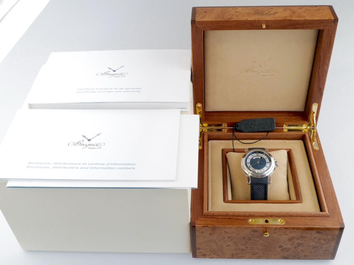 Швейцарський годинник Breguet Marine Big Date 39 Blue Dial