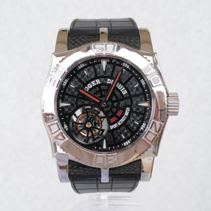 Швейцарський годинник Roger Dubuis Easy Diver Tourbillon 48 Carbon Dial Limited Edition of 280