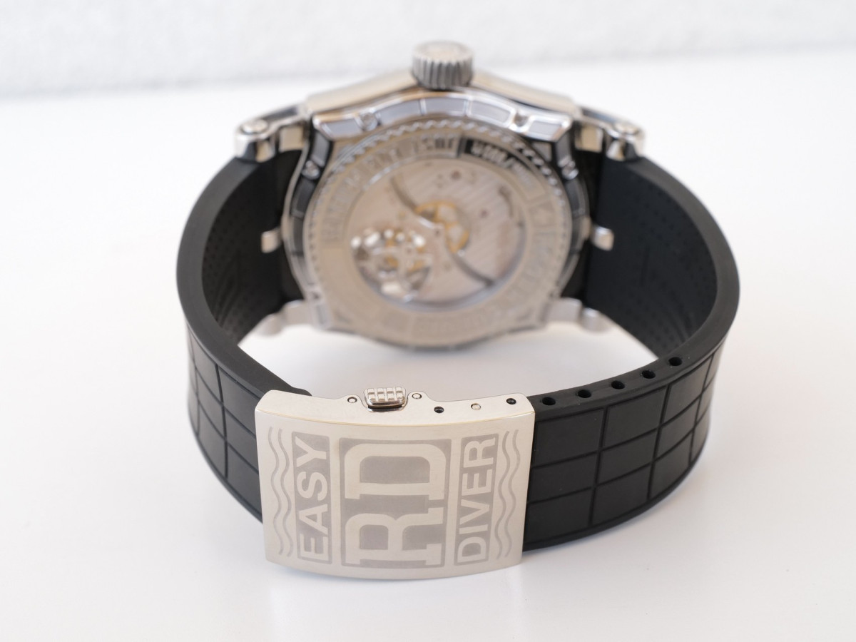 Швейцарський годинник Roger Dubuis Easy Diver Tourbillon 48 Carbon Dial Limited Edition of 280