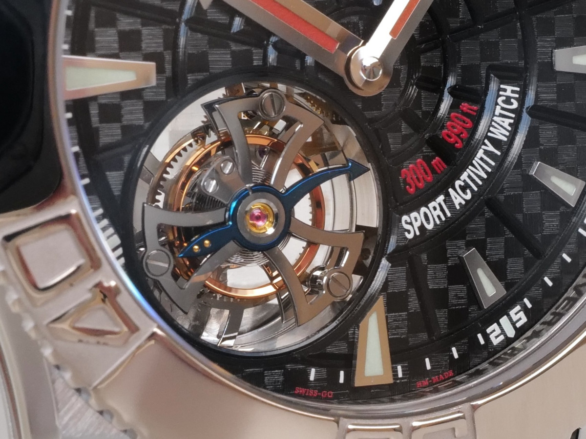 Швейцарський годинник Roger Dubuis Easy Diver Tourbillon 48 Carbon Dial Limited Edition of 280
