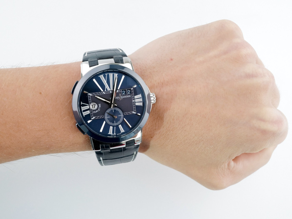 Швейцарський годинник Ulysse Nardin Executive 43 Dual Time Blue Dial