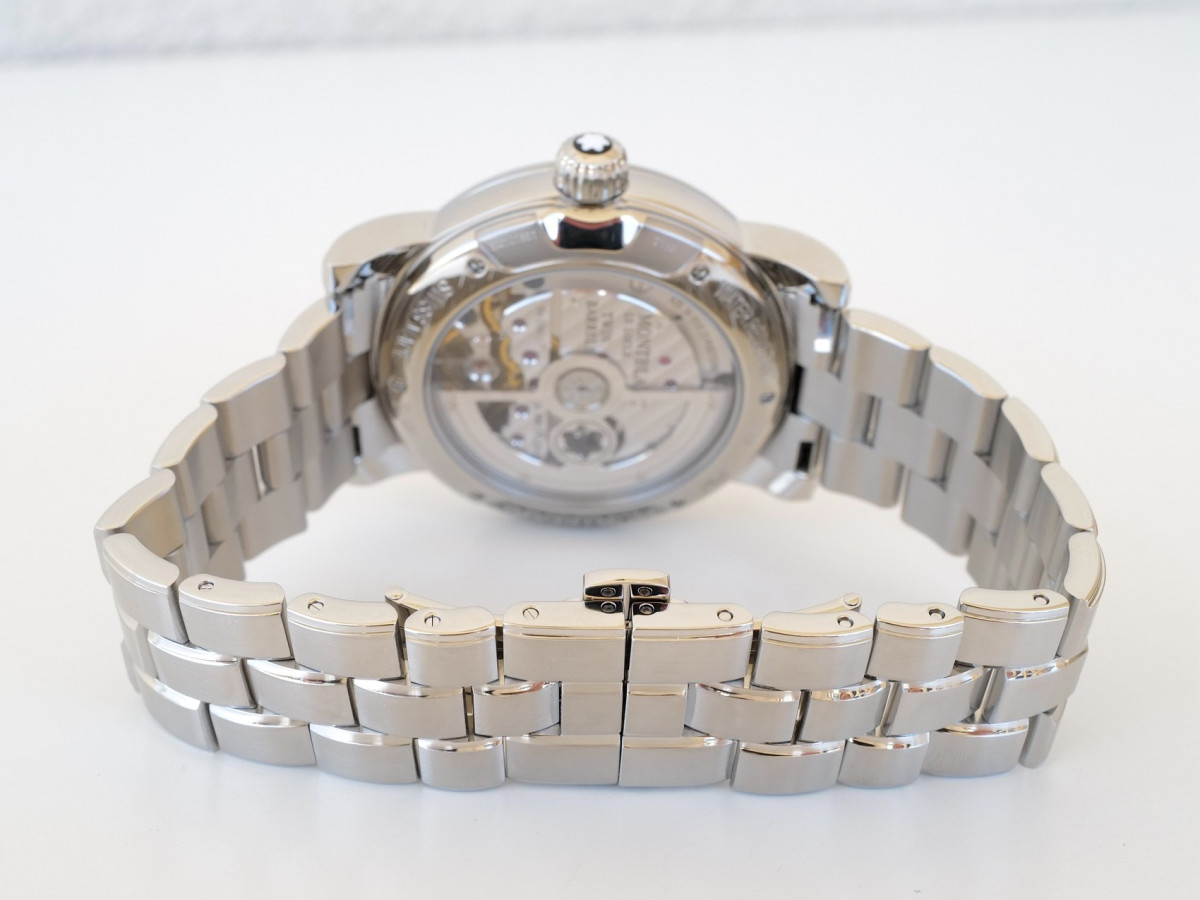 Швейцарские часы Montblanc Nicolas Rieussec 43 Single Button Monopoussoir Chronograph GMT