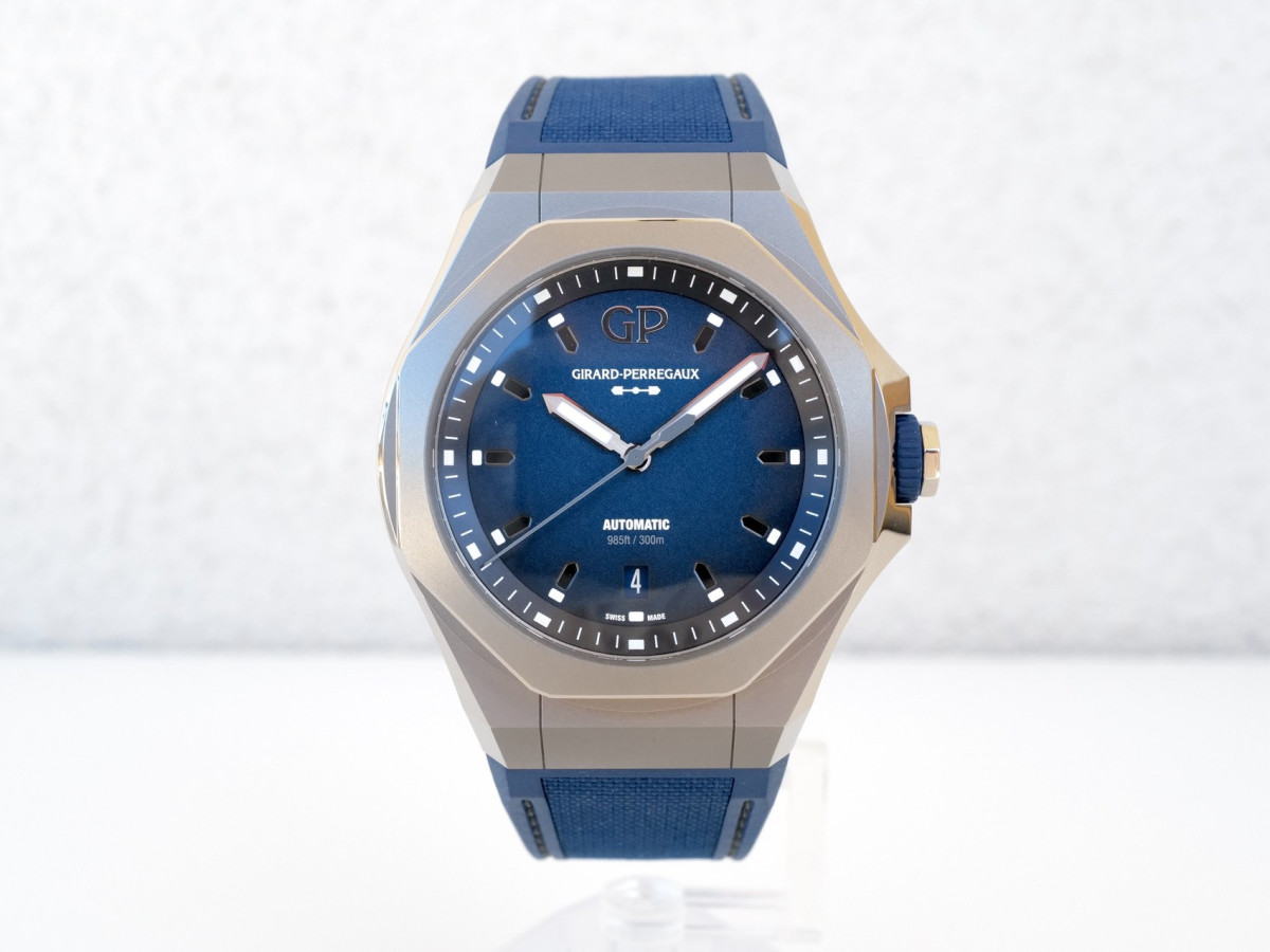 Swiss watch Girard-Perregaux Laureato Absolute 44 Ti 230 Blue Limited Edition