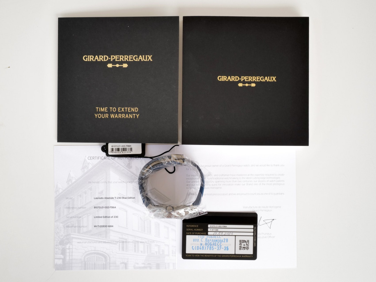 Swiss watch Girard-Perregaux Laureato Absolute 44 Ti 230 Blue Limited Edition