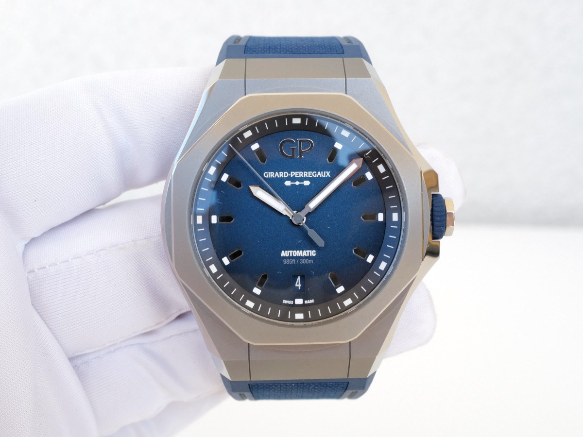 Swiss watch Girard-Perregaux Laureato Absolute 44 Ti 230 Blue Limited Edition