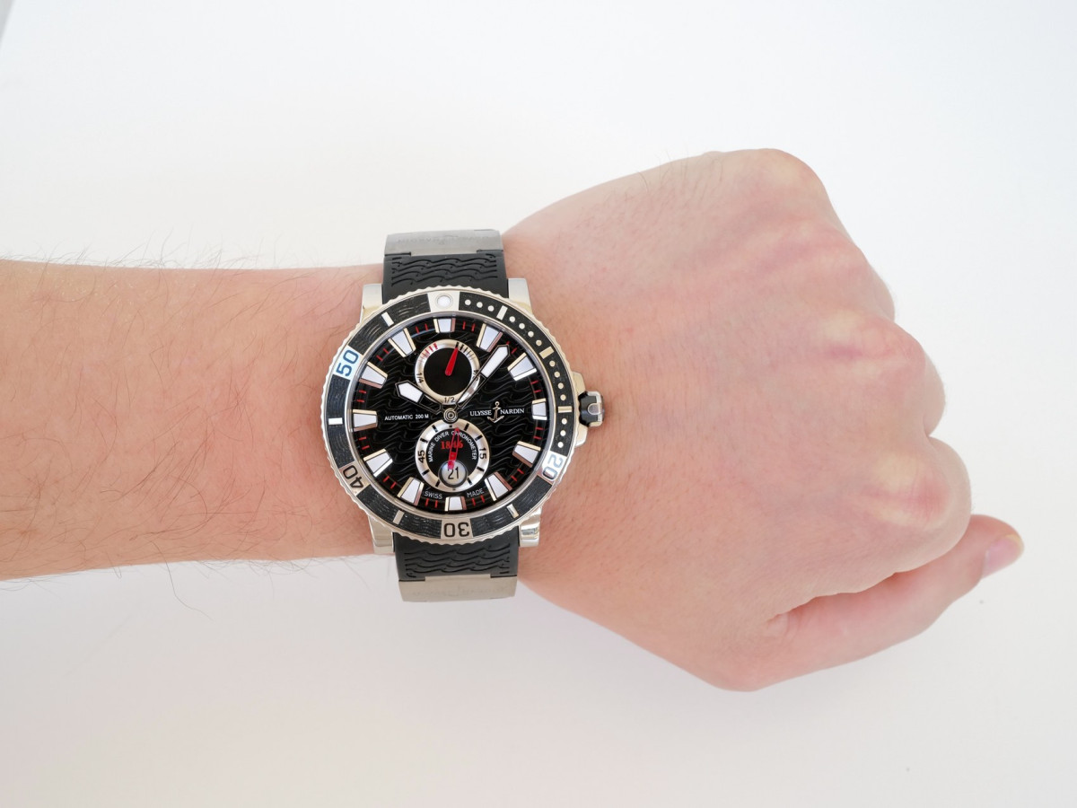 Швейцарские часы Ulysse Nardin Maxi Marine Diver 45 Titanium Black Dial