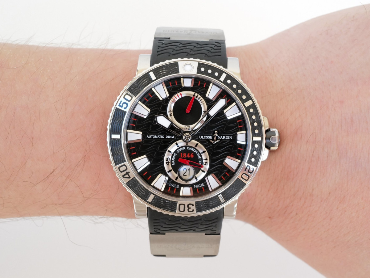 Швейцарские часы Ulysse Nardin Maxi Marine Diver 45 Titanium Black Dial