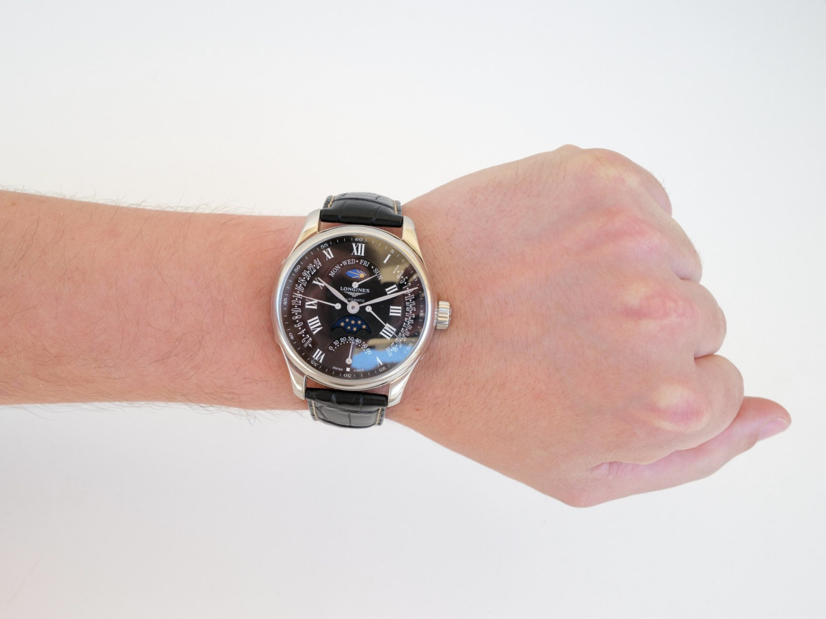 Швейцарський годинник Longines Master Collection 44 Retrograde Moonphase Black Dial