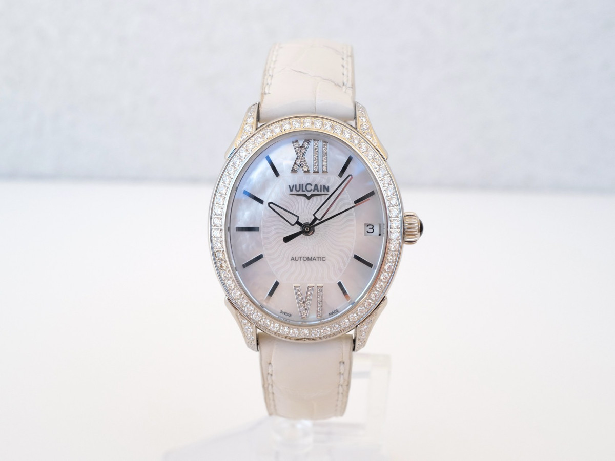 Швейцарський годинник Vulcain First Lady Automatic MOP Diamond Dial Bezel