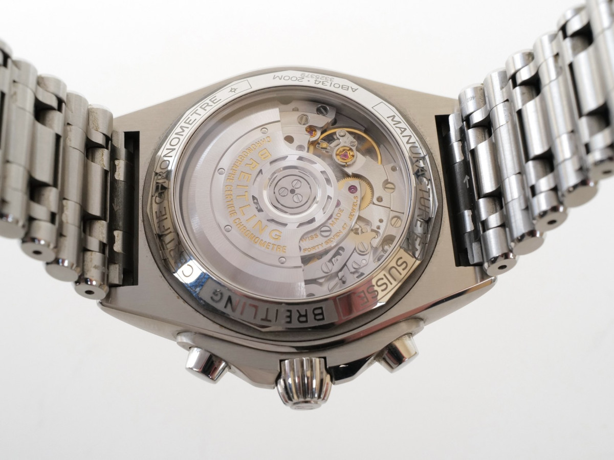 Швейцарський годинник Breitling Chronomat 42 B01 Manufacture Panda Dial (10.2023)