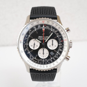 Швейцарские часы Breitling Navitimer B01 Chronograph 46 Panda Dial